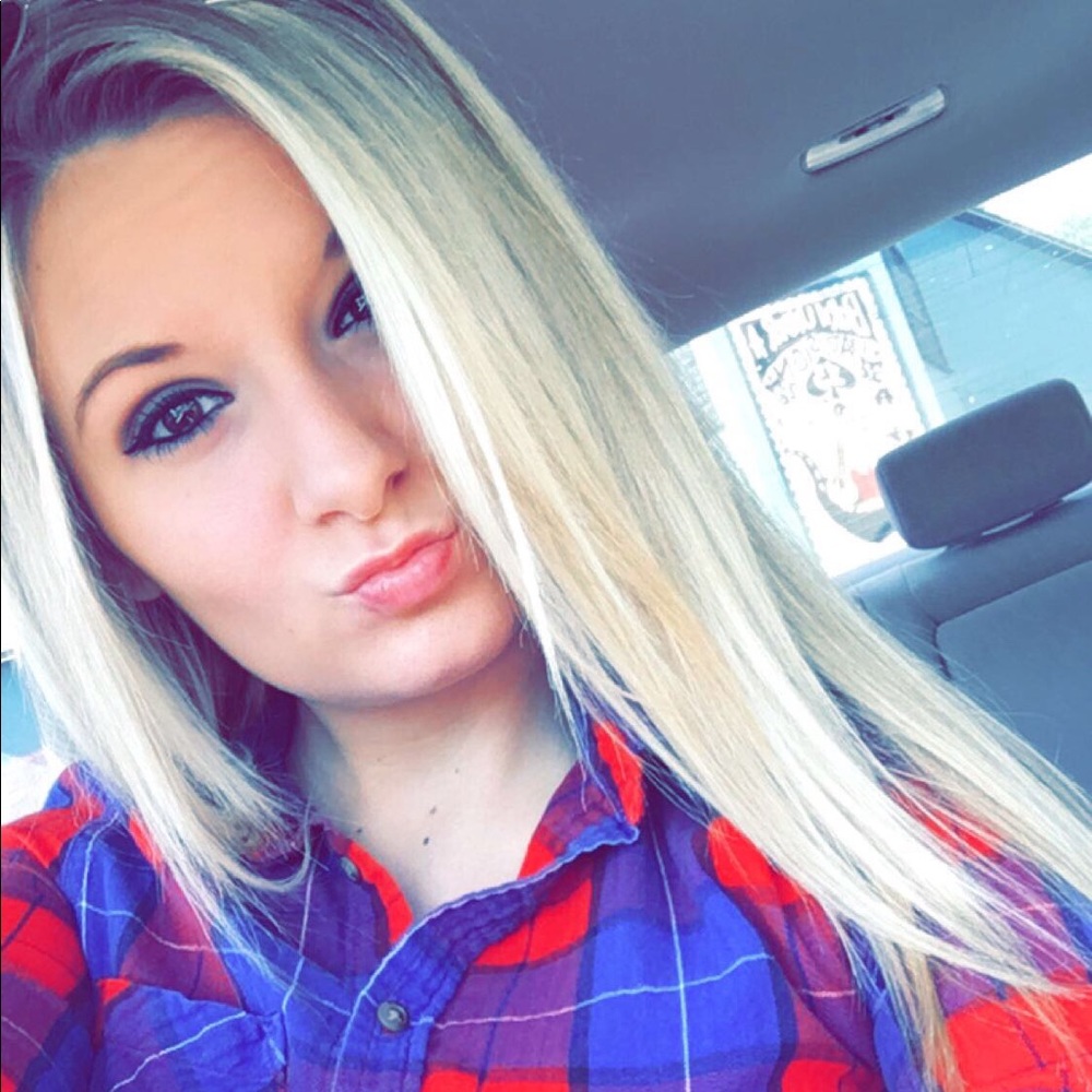 Meet your Posher, Kayla